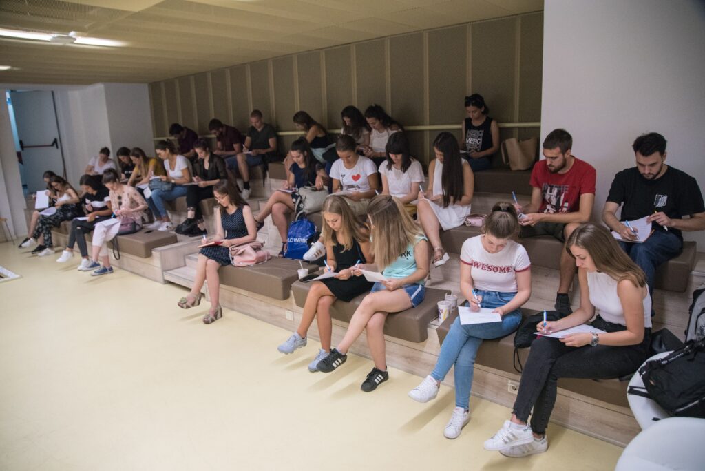 Летња школа јавног говора за младе